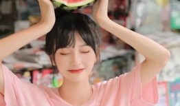 清吧吃瓜女孩视频,揭秘网红视频背后的故事