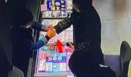 霸州金店吃瓜事件视频播放,视频曝光引发网友热议