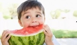 婴儿怎么吃蜜瓜好呢视频,轻松学会宝宝吃蜜瓜的正确方法