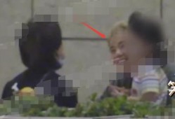 邢台抱孩子吃瓜事件视频,传统习俗还是不文明行为？