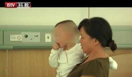 懵懂的吃瓜小男孩视频播放,揭秘校园生活趣味瞬间