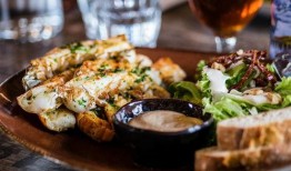 南京美食博主吃瓜视频,跟随博主吃瓜视频解锁地道风味