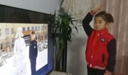 邢台抱孩子吃瓜事件视频,传统习俗还是不文明行为？