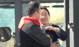 何炅吃瓜闫妮视频大全,欢乐瞬间尽收眼底