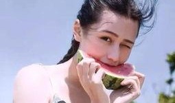 清吧吃瓜女孩视频,揭秘网红视频背后的故事