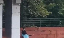 厦门某学院吃瓜视频,校园生活趣味瞬间大揭秘