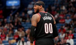 安东尼吃生瓜蛋糕视频,口感奇特引网友热议