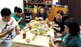 郑州一家人吃瓜事件视频