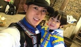 爸爸给儿子吃开心瓜视频