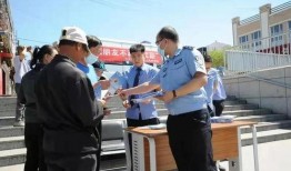 吃瓜群众比心飞吻视频,网络狂欢背后的温情瞬间