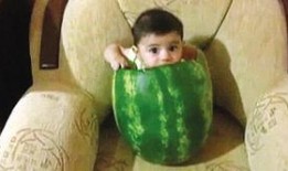 儿童吃瓜儿童视频,小宝贝欢乐吃瓜瞬间