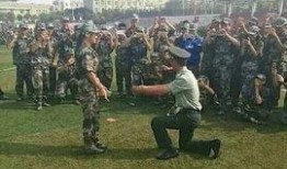 广西军训教官吃瓜视频,揭秘军营里的“休闲时光”