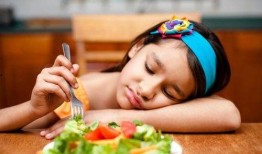 神评小孩吃瓜视频大全下载,笑料横生欢乐无限