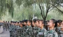 吃瓜大学生军训晚会视频,吃瓜大学生共度欢乐时光